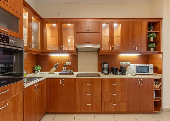 Gde Karoly Apartmant
